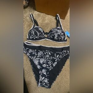 Cupshe Monochrome Bikini with Lace Trim